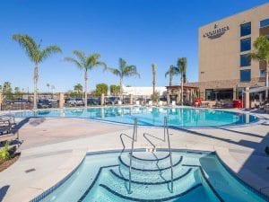 Country Inn & Suites in Anaheim New Pool and Spa